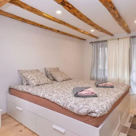 New Serdika Apartment *